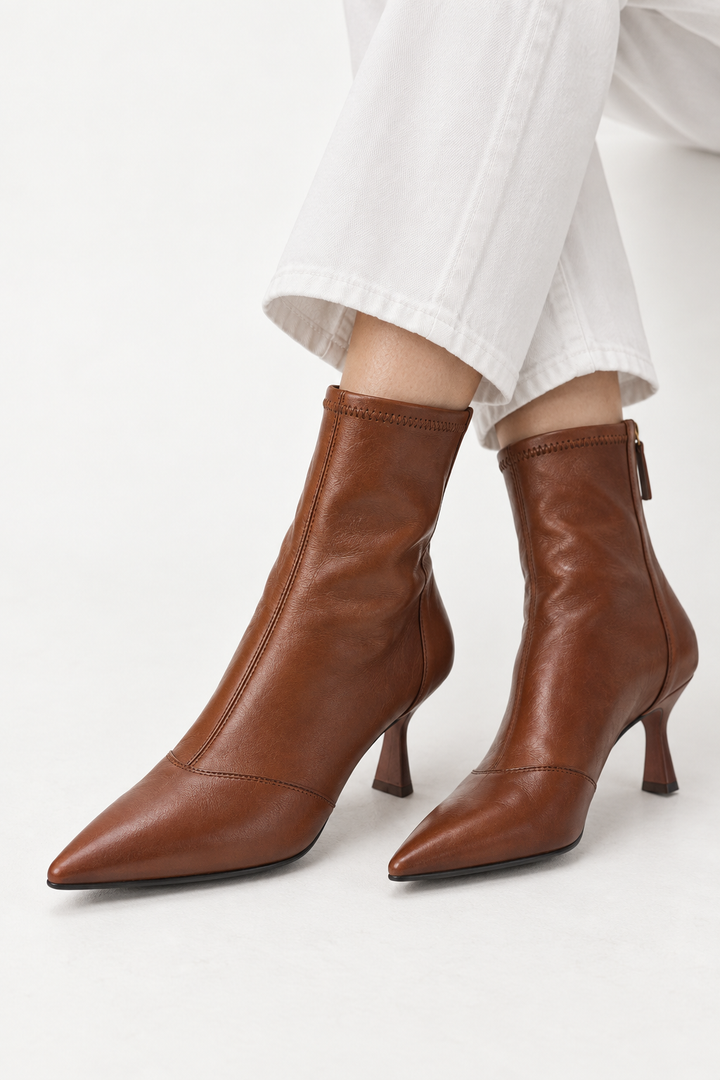 Genuine sheepskin pointed boots