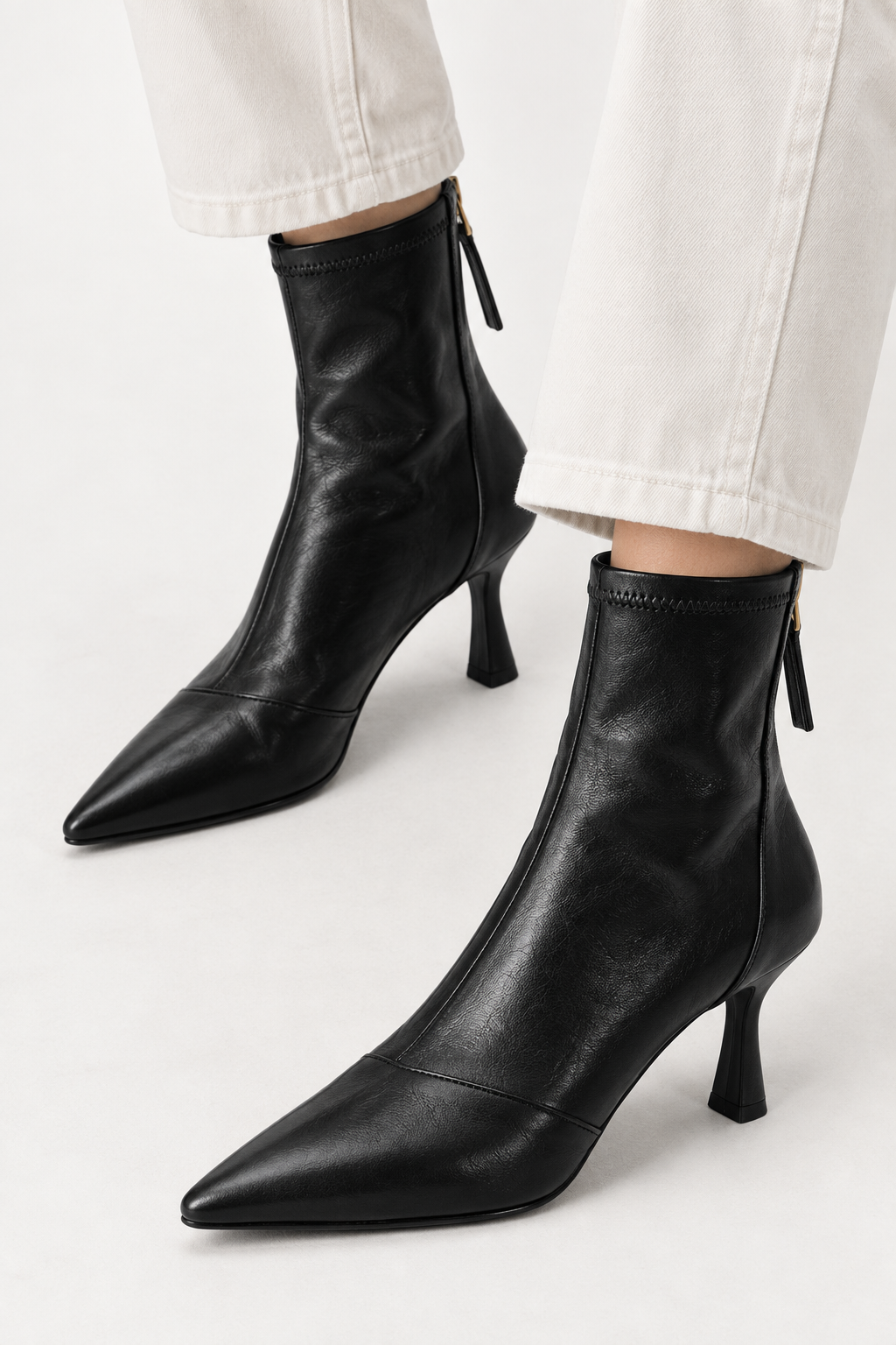 Genuine sheepskin pointed boots