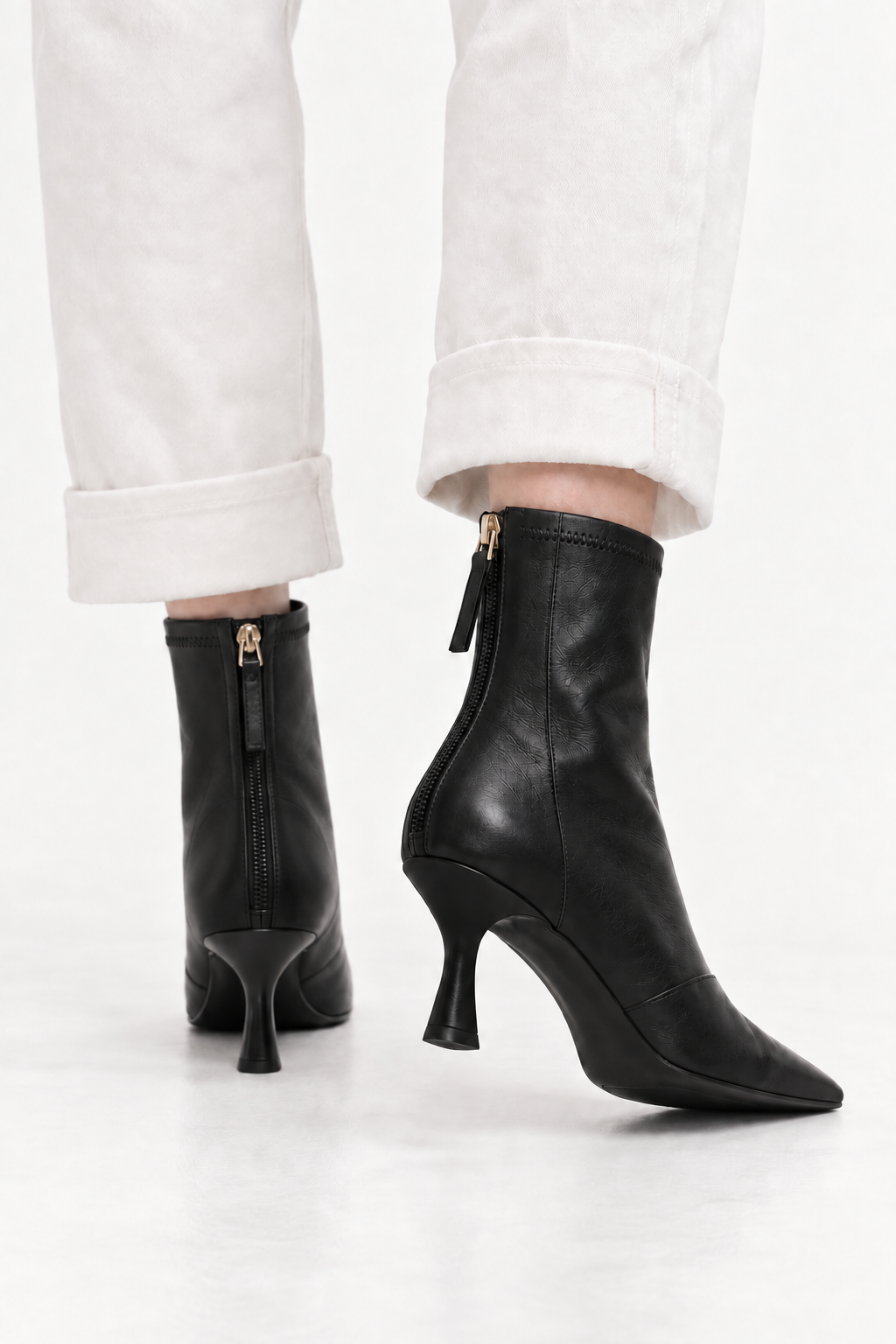 Genuine sheepskin pointed boots