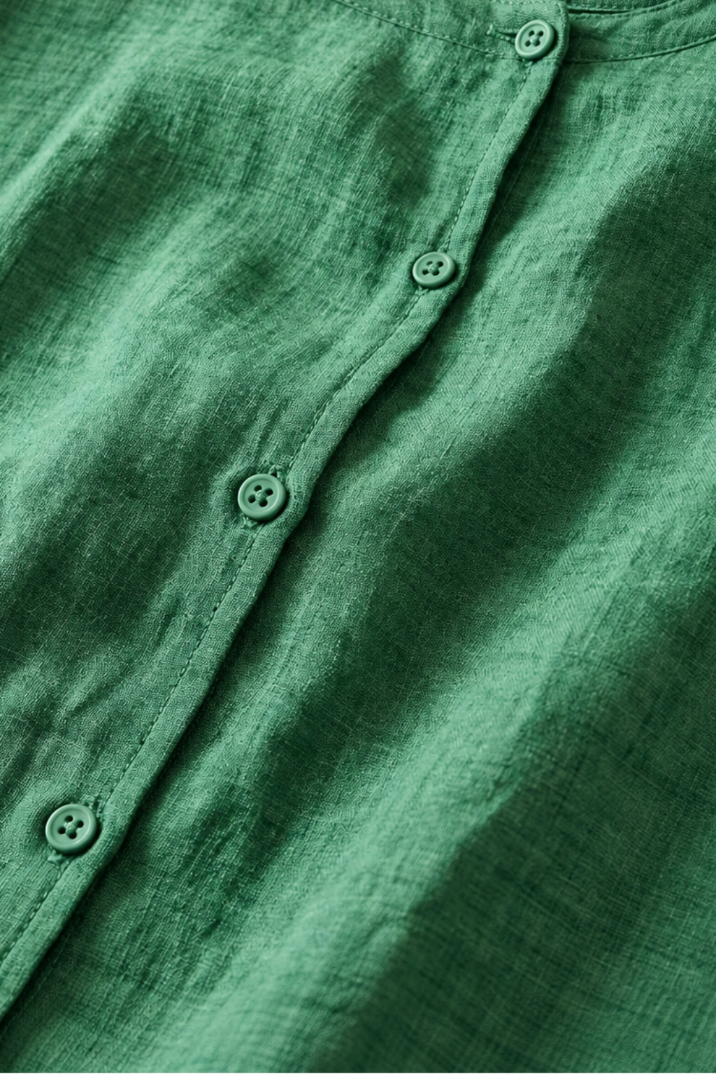 Cotton-Linen Blend Blouse – Scalloped Collar & Easy Movement